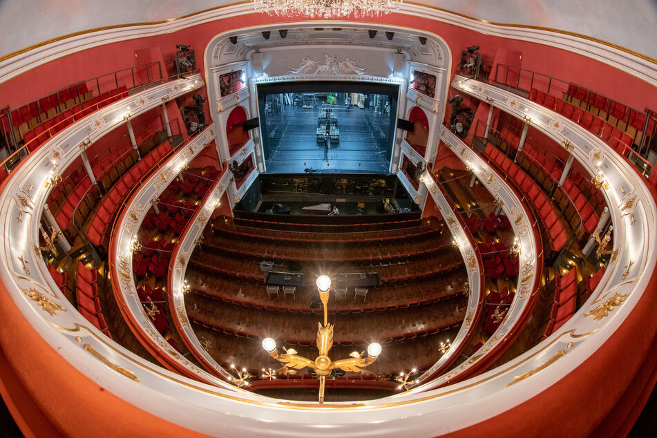 Die Ränge und auch die Bühne im Opernhaus im Staatstheater Nürnberg bleiben vorerst leer.