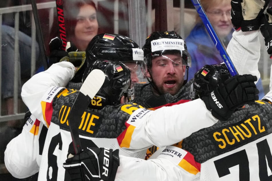 Der Medaillen-Traum lebt! Deutsches Eishockey-Team stürmt ins WM-Halbfinale