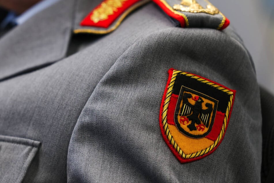 Zwei ehemalige Mitarbeiter der Bundeswehr sollen ebenfalls in die Spionage-Affäre verwickelt sein.