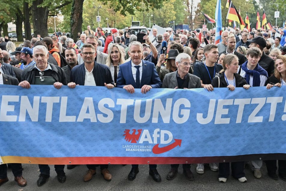 Gemeinsam mit AfD-Anhängern hatte Björn Höcke gegen die Politik der Bundesregierung protestiert.