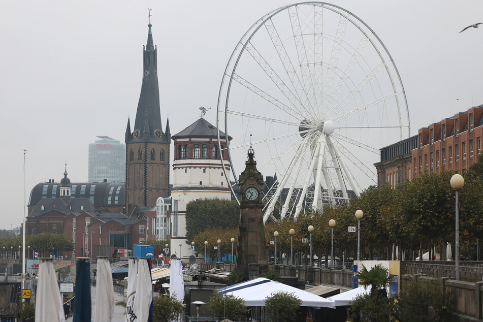 Gegen 18.45 Uhr kam es in der Düsseldorfer Altstadt am Samstagabend zu einer Messerstecherei. (Symbolbild)