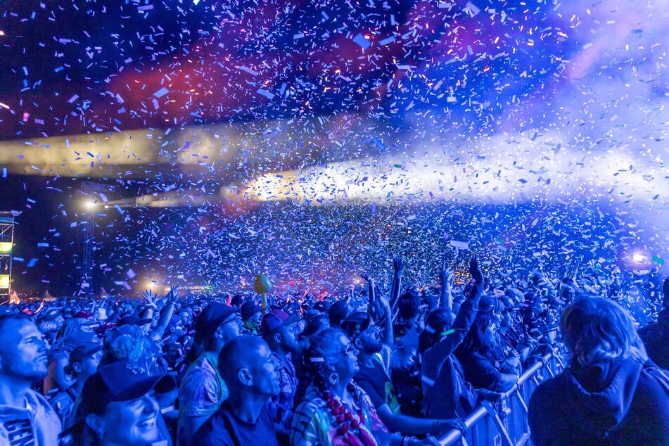 Konfetti, Pyro, riesige LED-Wände - die Show der Metaller kam beinahe schon einem Rausch gleich.
