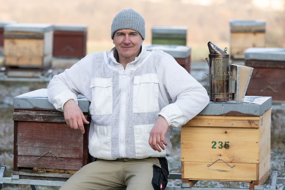 Honigproduzent Rico Heinzig (48) ist vom Rechtsstreit genervt.