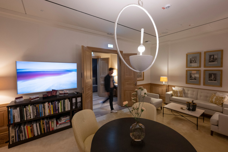 Exklusiv gestaltet sind außerdem mehrere Suiten wie diese in der neuen VIP-Lounge des Frankfurter Flughafens.