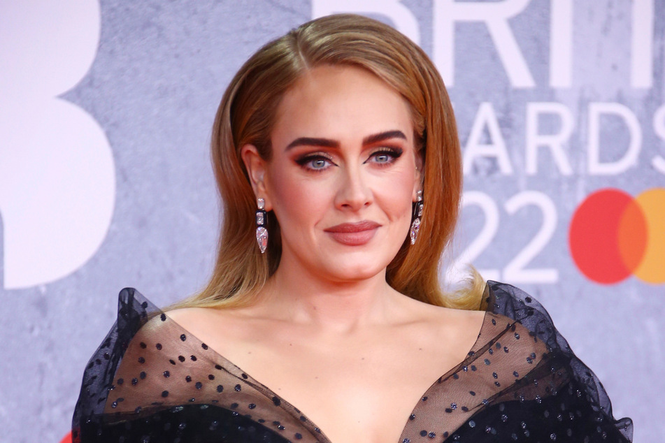 Sängerin Adele (34) griff während des Lockdowns häufig zur Flasche.
