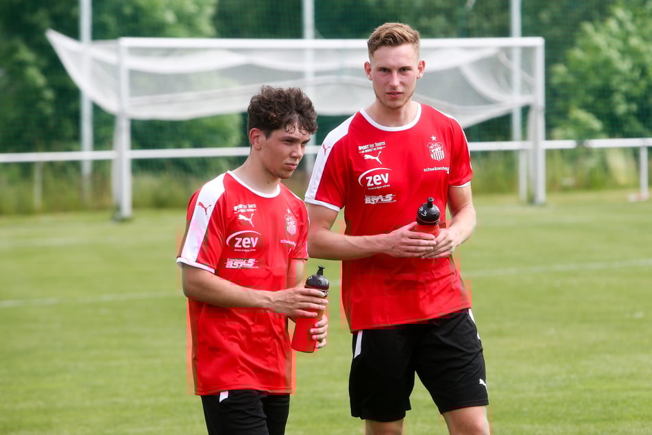 Aktuell in Zwickau, aber auch Yannic Voigt (18, l.) und Felix Brand (20) wollen irgendwann in der 2. Bundesliga spielen.