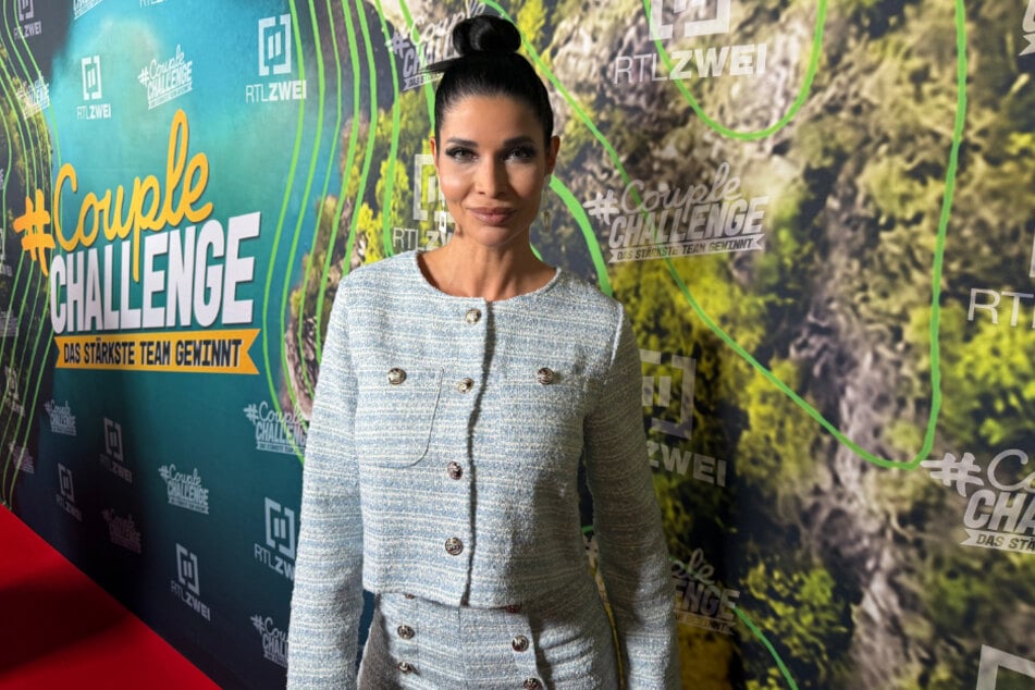 Micaela Schäfer (42) kam für ihre Verhältnisse recht zugeknöpft zur Premiere von "Couple Challenge" nach Köln.