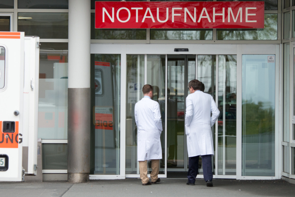Der Senior wurde stark unterzuckert in ein Krankenhaus eingeliefert. (Symbolbild)