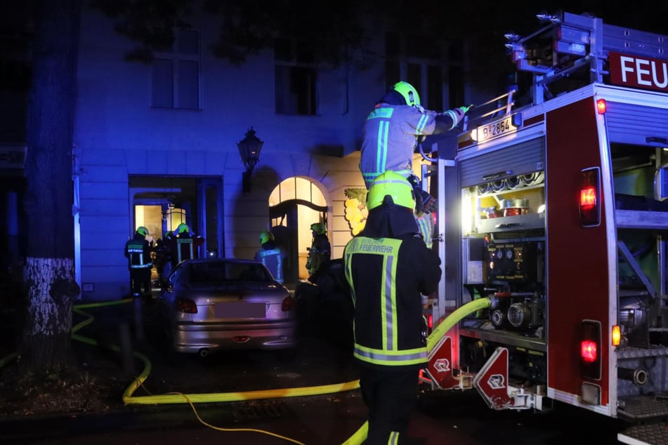 24 Einsatzkräfte waren vor Ort, um die Flammen zu löschen.