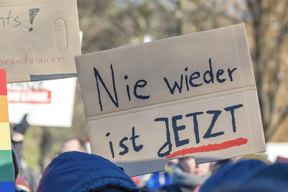 Auch in Spremberg (Landkreis Spree-Neiße) gingen die Menschen bei Demonstrationen auf die Straße.