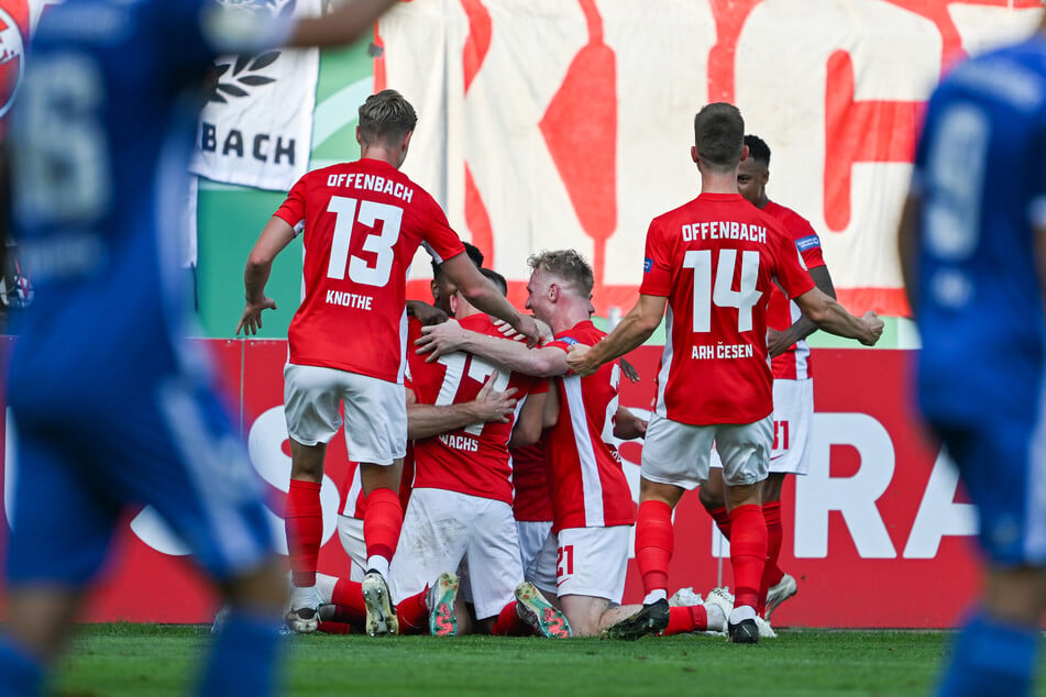 Riesiger Jubel beim Viertligisten: Alexander Sorge brachte die Kickers aus Offenbach nach 31 Minuten in Führung.