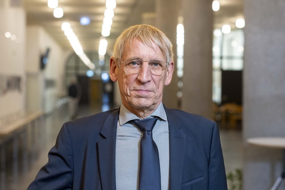 AfD-Fraktionschef Steffen Hanisch (65) bleibt skeptisch.
