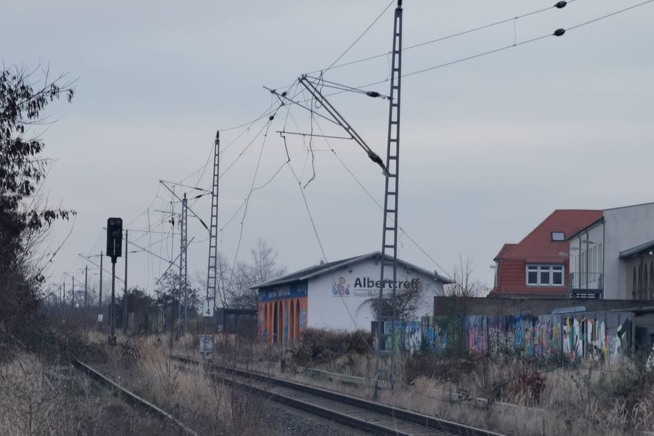 Die Oberleitung wurde schwer beschädigt.