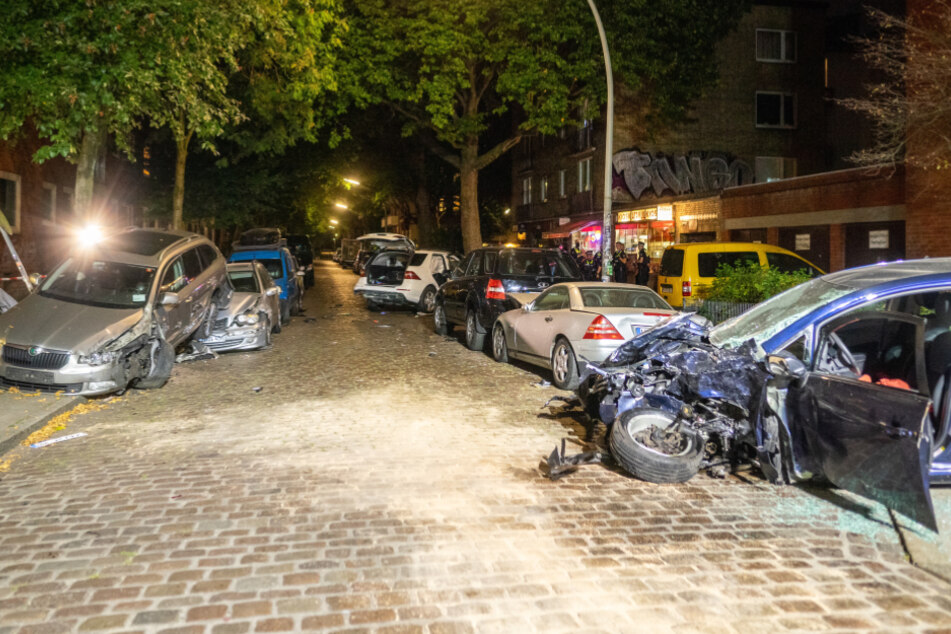 Eine Spur der Verwüstung hinterließ der junge Autofahrer in der Gilbertstraße.