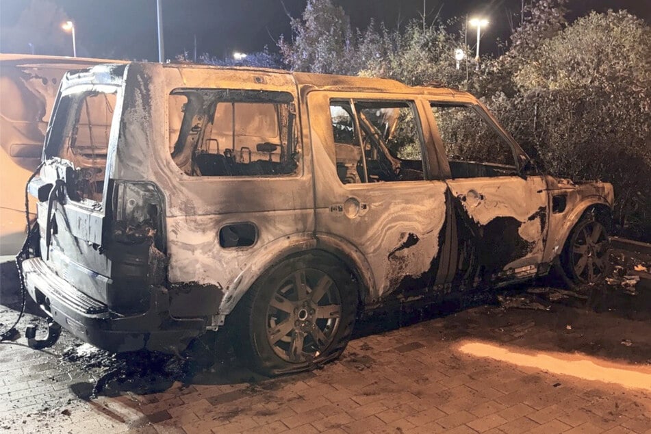 Der Jaguar wurde durch die Flammen vollständig zerstört.