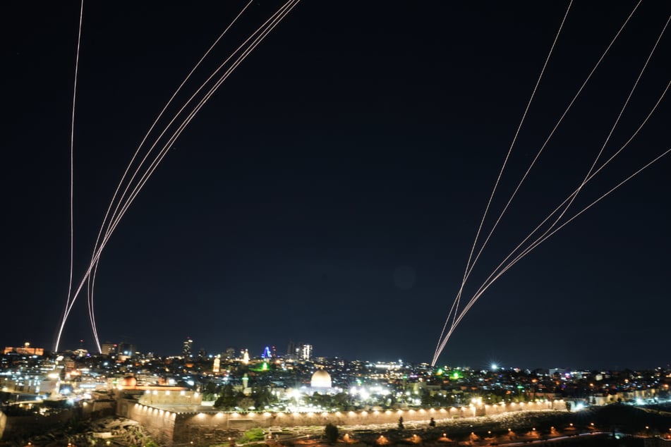 Die israelische Armee hat nach eigenen Angaben eine neue Angriffswelle im Iran gestartet.