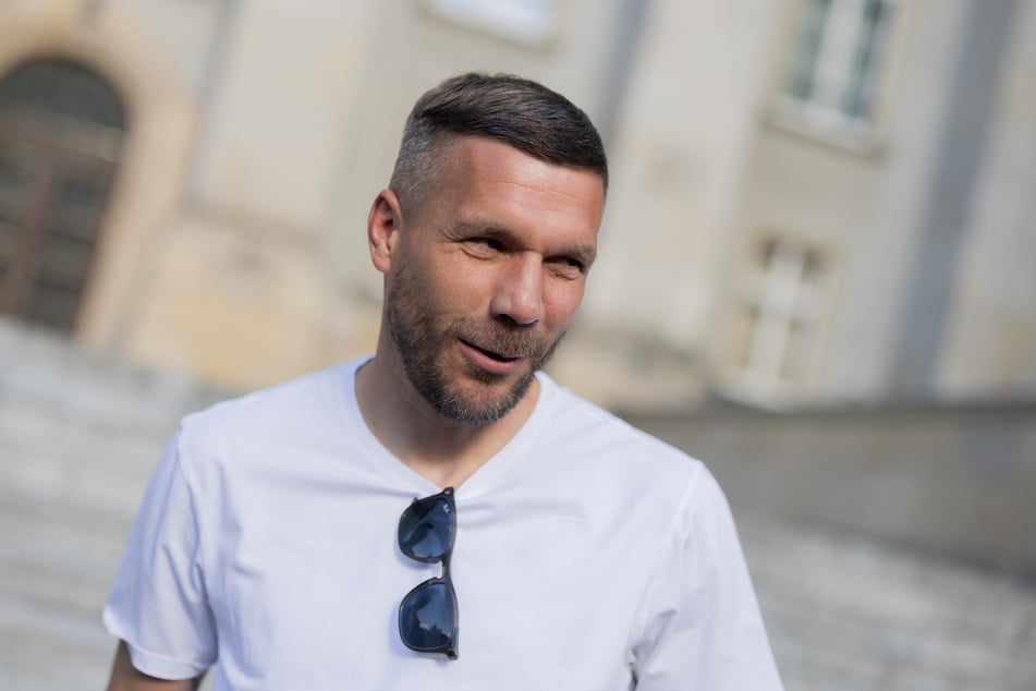 Lukas Podolski (40) möchte seinen aktuellen Verein Górnik Zabrze übernehmen.