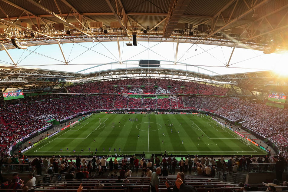Ein Großteil der Fans ist mittlerweile im Stadion angekommen.