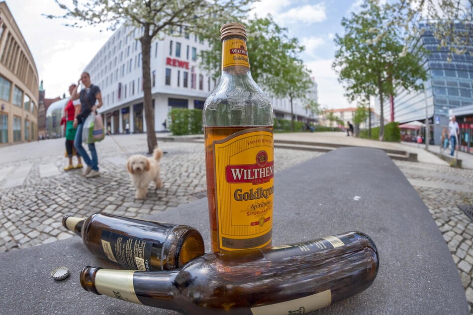 Alkoholverbotszonen gelten als starker Eingriff in die allgemeine Handlungsfreiheit. Sie sind an hohe rechtliche Auflagen gebunden (Archivfoto).