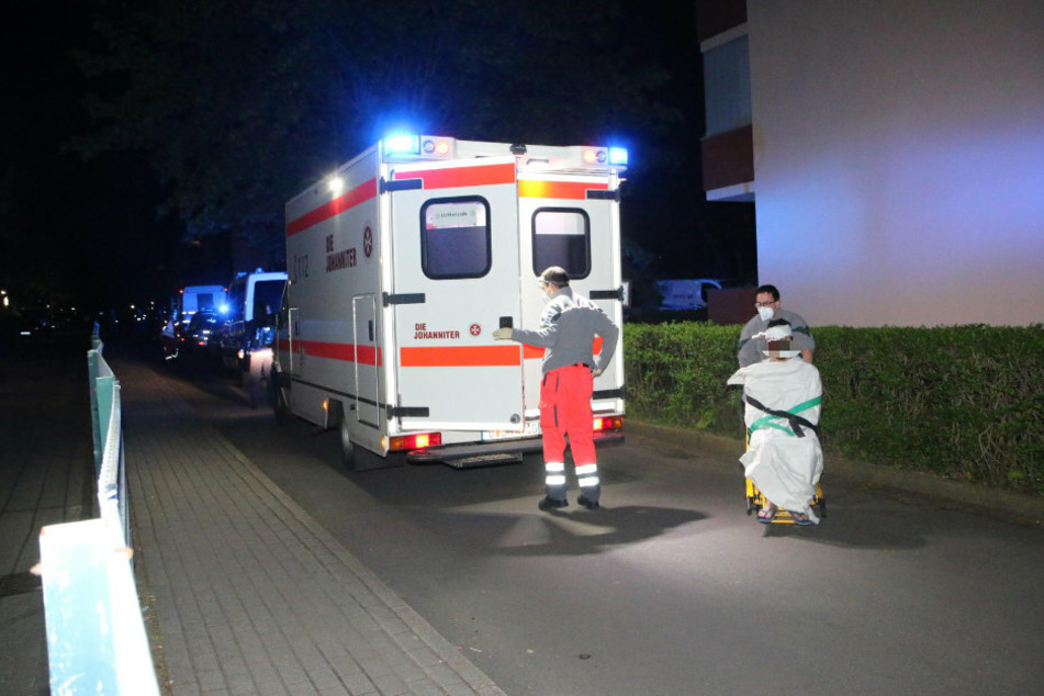 Berlin: Zoff unter Nachbarn endet blutig: Plötzlich fliegen die Fäuste