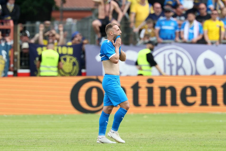 Ohne Tobias Dombrowa muss Lok Leipzig die Verlängerung nun angehen.
