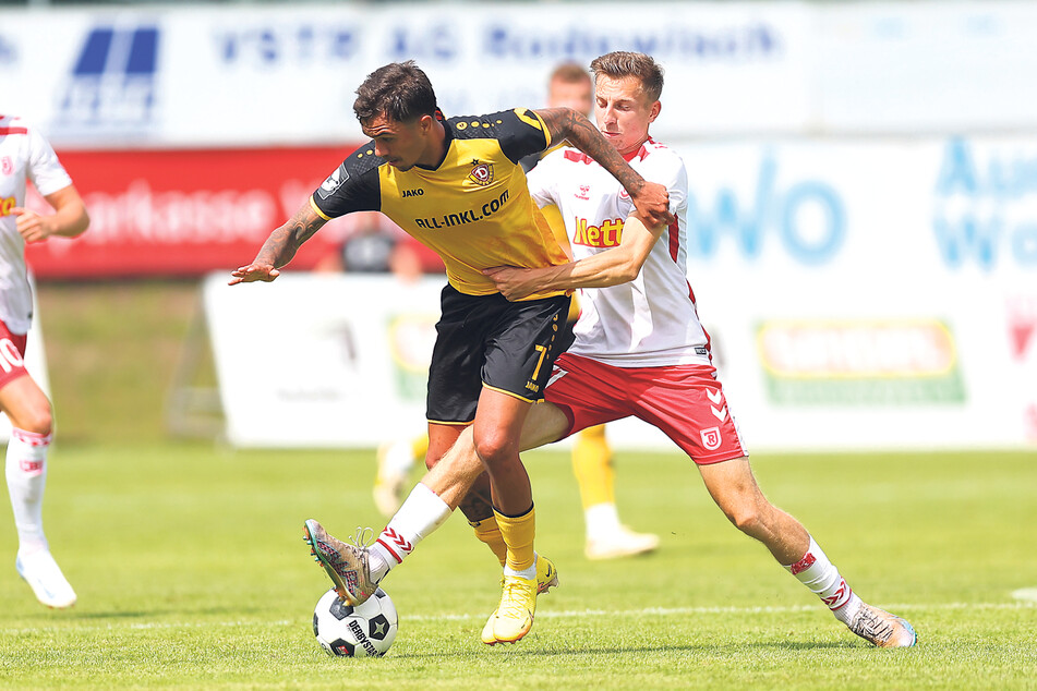 Oliver Batista Meier (23, v.) im Test gegen Regensburg. Er wusste nicht nur spielerisch zu gefallen.