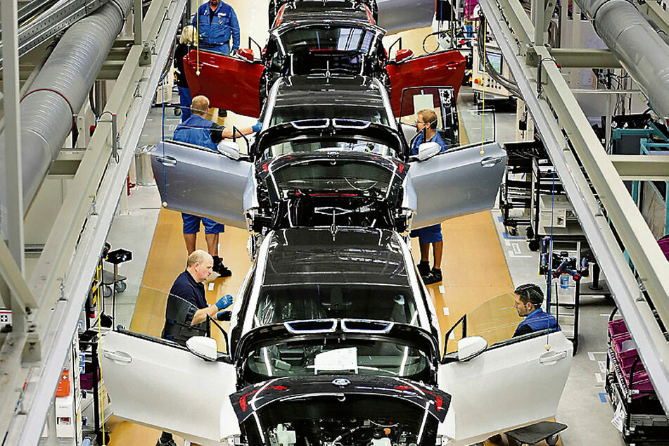 Auch die Produktion des Elektroautos i3 steht seit Tagen still...