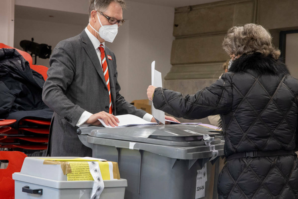 Die Wahlbeteiligung lag bei 50,5 Prozent - nach 48 Prozent bei der Wahl vor fünf Jahren.