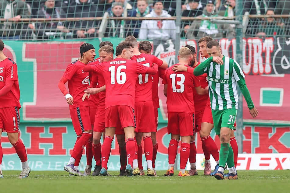 Gleich zwei Mal durften die Meuselwitzer in der ersten Halbzeit jubeln. Von Chemie kam quasi nix.