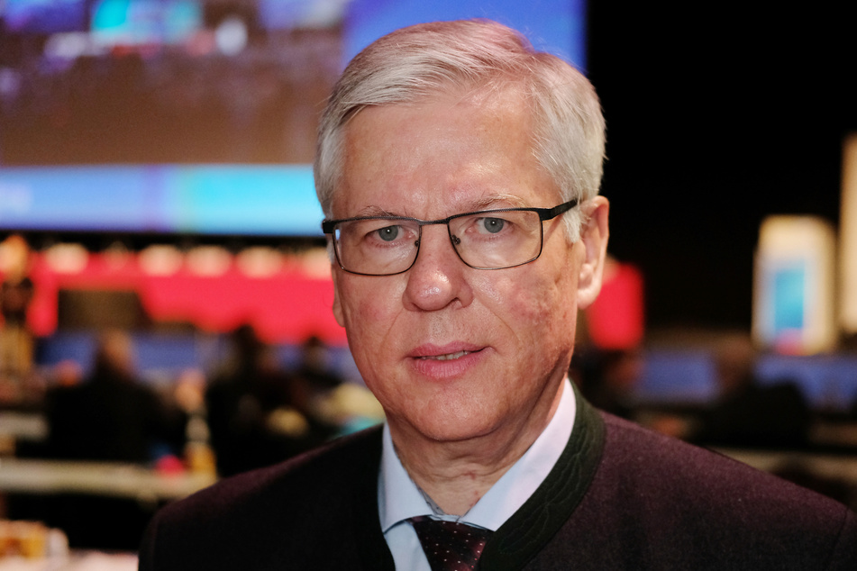 Die sächsische AfD will den Landtagsabgeordneten Roland Ulbrich (62) aus der Partei und Fraktion.