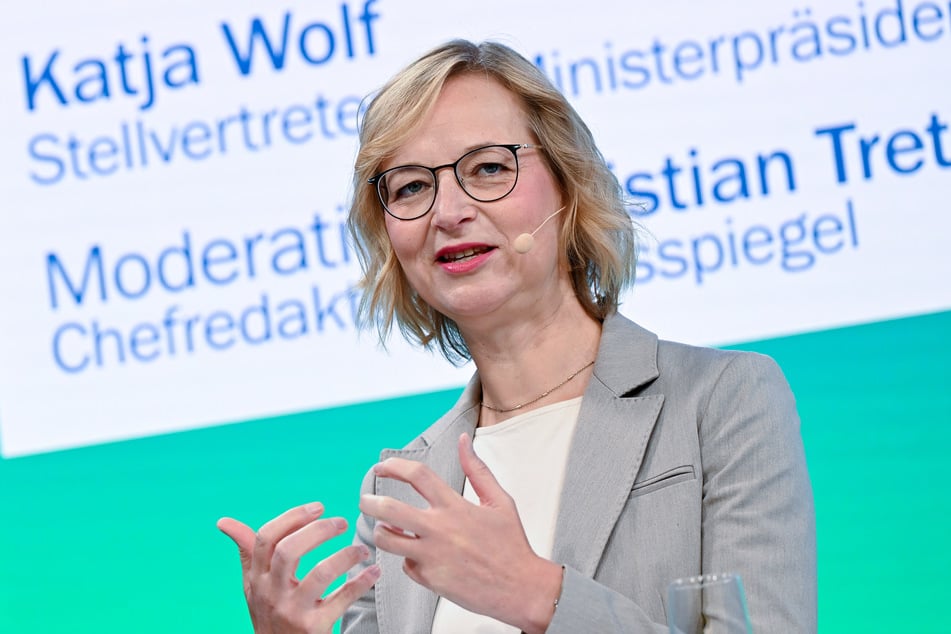 Thüringens Finanzministerin Katja Wolf (49, BSW) kann der Debatte für ein AfD-Verbot nichts abgewinnen.