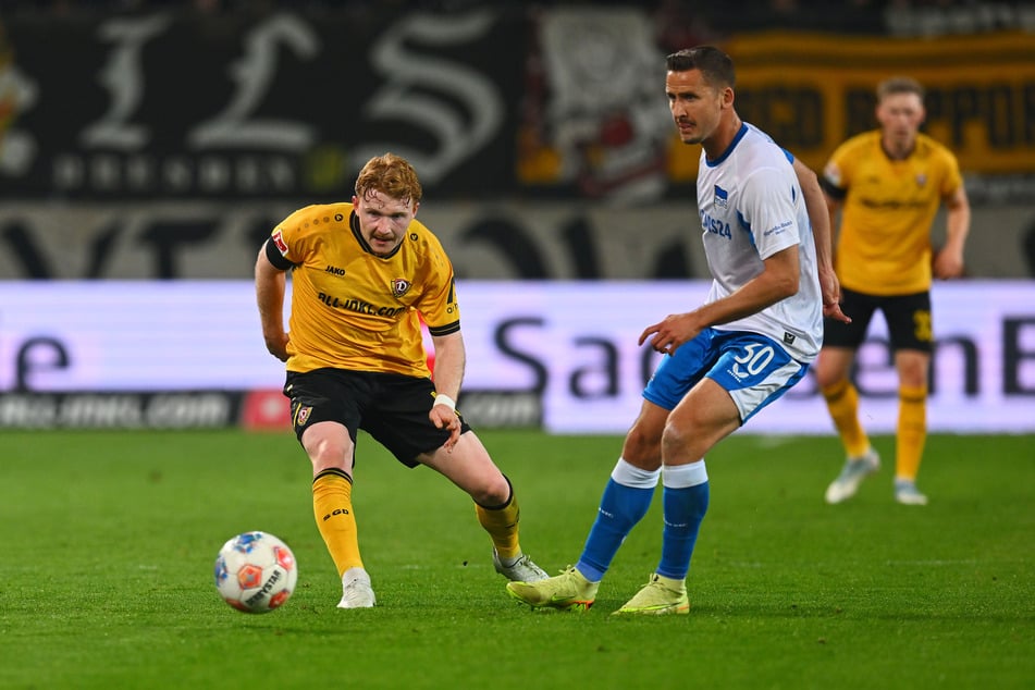 Robert Wagner (22, l.) kassierte gegen Berlin seine fünfte Gelbe Karte und wird nicht mit nach Nürnberg reisen.