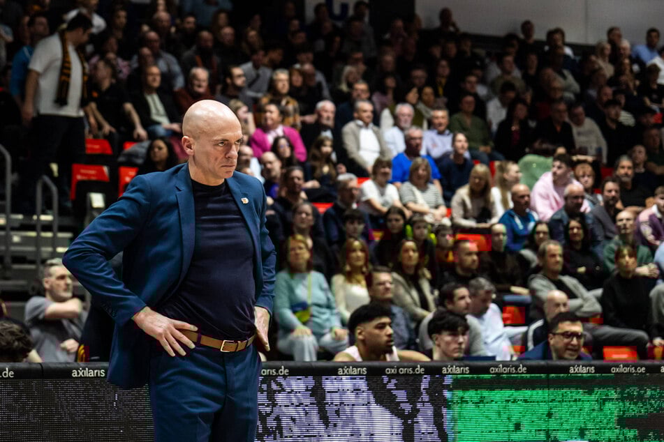 Trainer Rodrigo Pastore (53) hat mit seinen Niners einen echten Spiele-Marathon hinter sich.