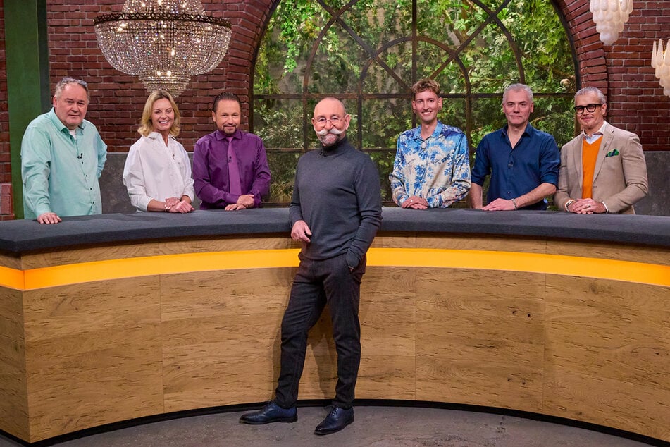 Von Beginn an ist Fabian Kahl (34, 3.v.r.) Teil der ZDF-Erfolgsshow "Bares für Rares". (Archivfoto)