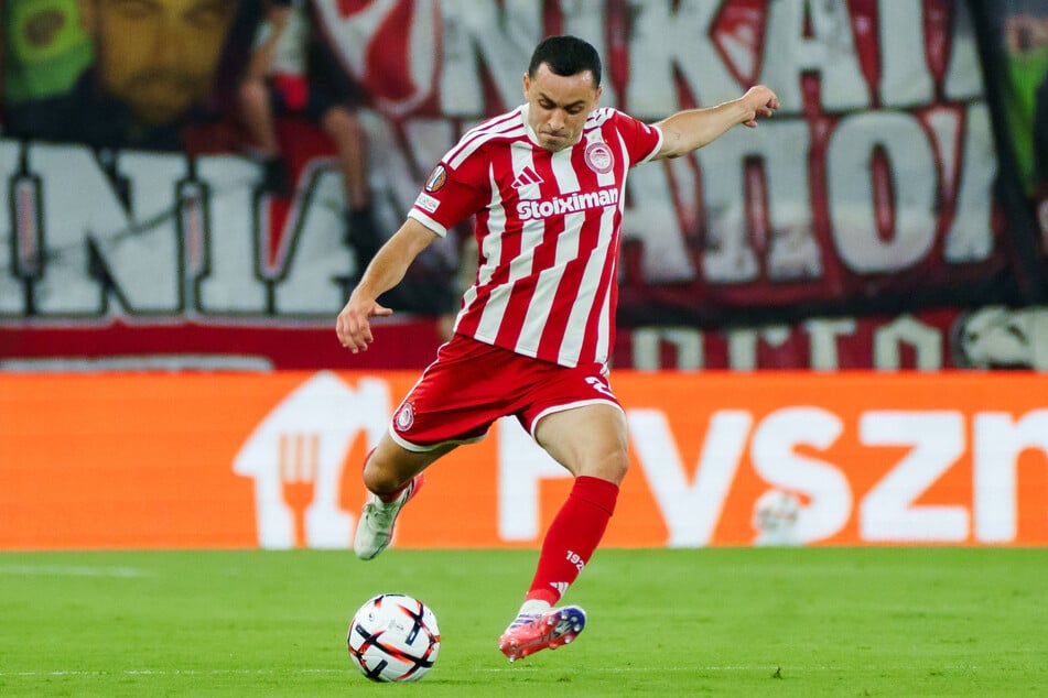 Manolis Saliakas wechselte zurück zu seinem Jugendverein Olympiakos Piräus.