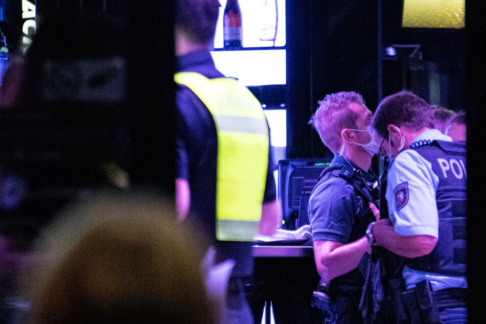 Köln: "Gravierende Mängel": Kölner Zoll und Polizei legen sieben Shisha-Bars lahm