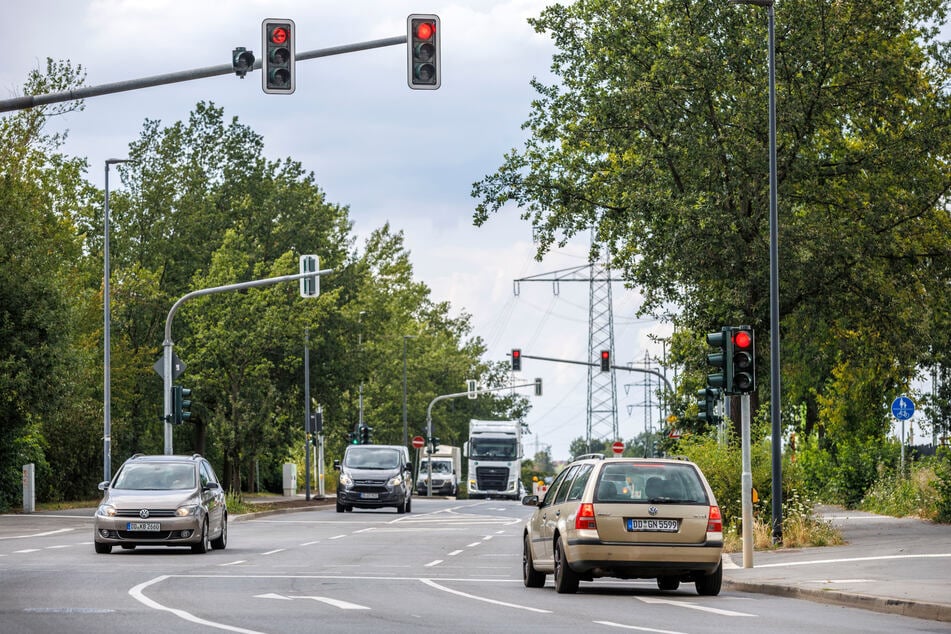 Insgesamt fünf Ampeln begegnen den Autofahrern nun auf der Michaelisstraße.