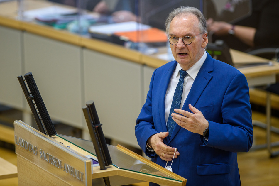 Reiner Haseloff (67, CDU), Ministerpräsident des Landes Sachsen-Anhalt, will die bisherigen Öffnungen nicht zurücknehmen.