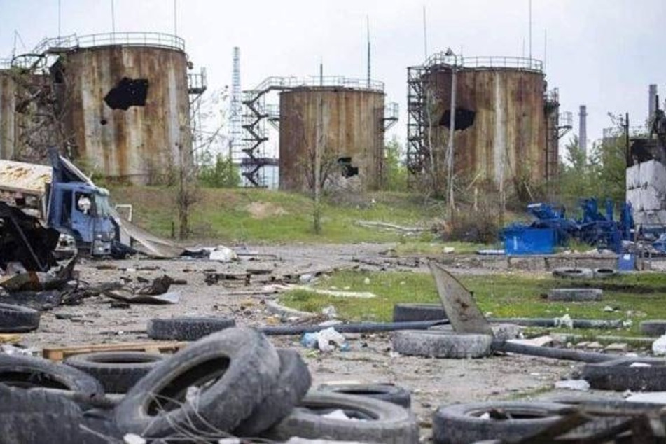 Die Chemiefabrik "Asot" (Stickstoff) in Sjewjerodonezk in der Ostukraine. Laut Berichten haben sich Zivilisten in Bunkern unter der Fabrik versteckt.