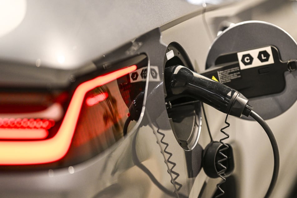E-Auto-Lüge? Wissenschaftler werfen EU "Fehlsteuerung" bei CO2-Vorgaben vor
