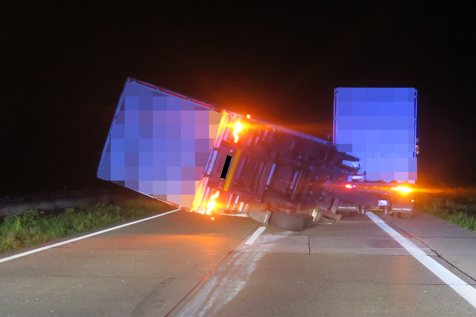 Reh ausgewichen: Lkw-Fahrer verunfallt auf der A29