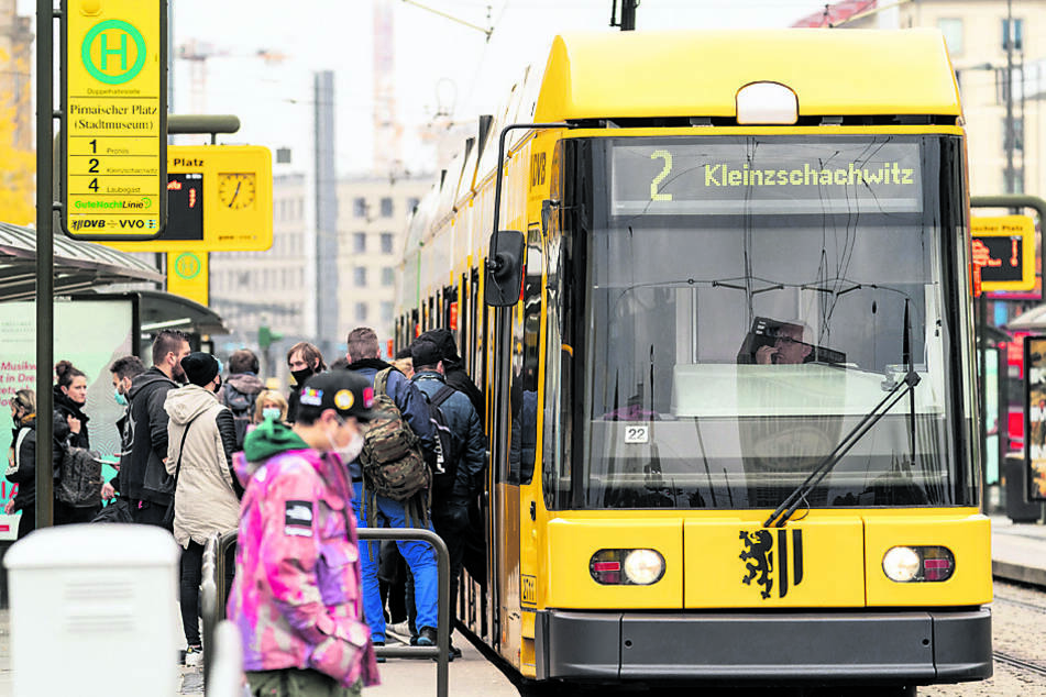 In Straßenbahnen müssen Kinder ab einem Alter von sieben Jahren Maske tragen, auf Spielplätzen hingegen ab vollendetem 10. Lebensjahr.