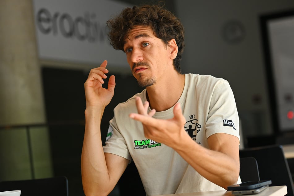 Wenn er über Handball diskutieren darf, ist er ganz in seinem Element: HCE-Nachwuchskoordinator Gonzalo Tajuelo (32).