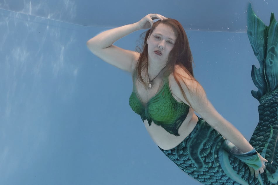 Schöne Studentin verrät: Darum werde ich so gern zur Meerjungfrau