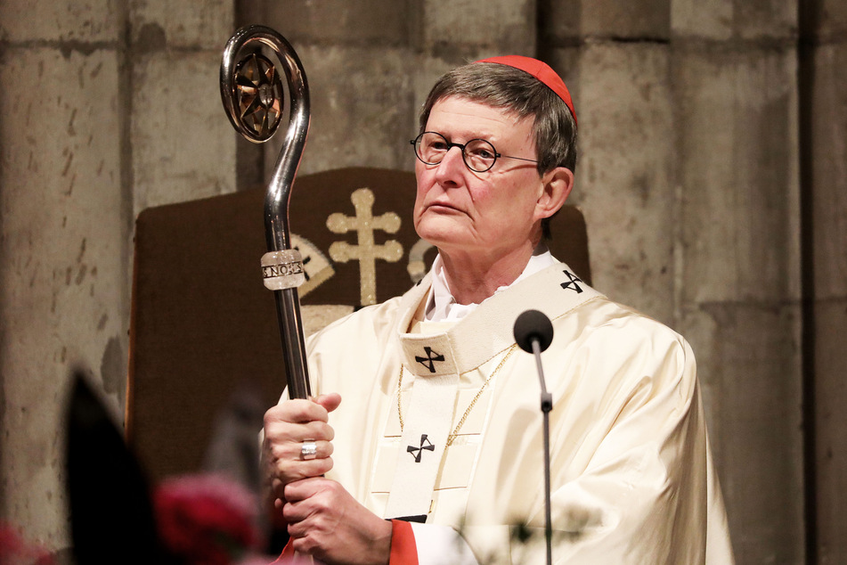Der Kölner Kardinal Rainer Maria Woelki (64) hat beim Umgang mit einem Missbrauchsgutachten Fehler eingestanden.