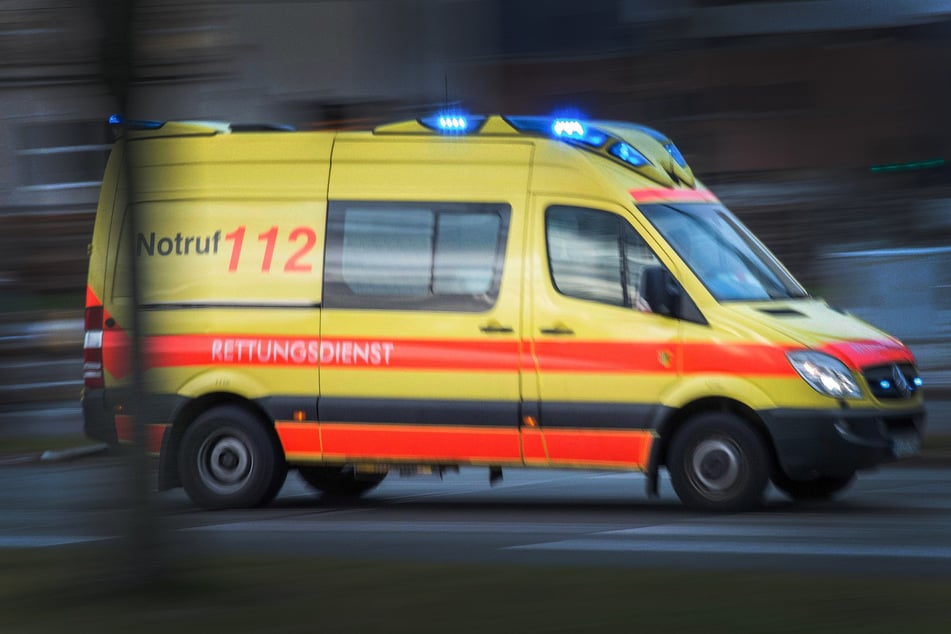 Ein Rettungswagen rückte am Samstagabend in Ostsachsen vergeblich aus. (Symbolfoto)