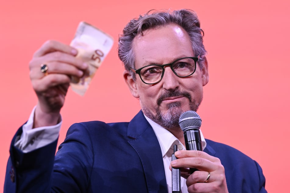 Auf der Frankfurter Buchmesse im vergangenen Jahr sprach von Hirschhausen in einer Podiumsdiskussion über Deepfakes.