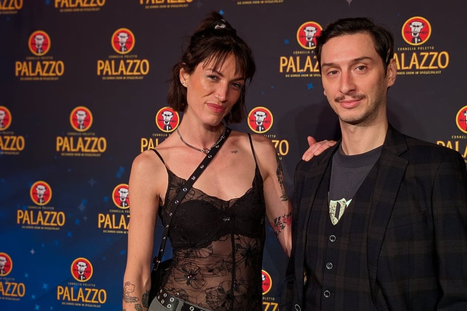 Tessa Bergmeier (35) gemeinsam mit ihrem Ex-(?)Freund Jakob Morgenstern (39) bei der Premiere der neuen Cornelia-Poletto-Palazzo-Show Anfang November.