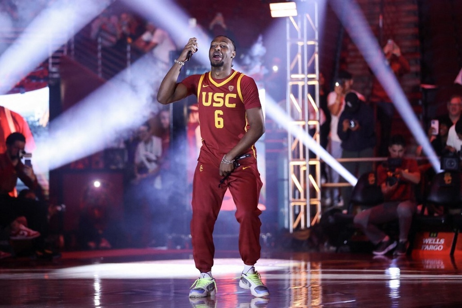 Bronny James got ready to rock the college basketball world with a Dougie dance entrance at the Trojan HoopLA extravaganza at the Galen Center on Thursday night.