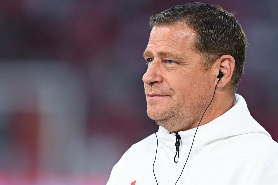 Auch Sportvorstand Max Eberl (51) ist der Lauf von Serge Gnabry aufgefallen.